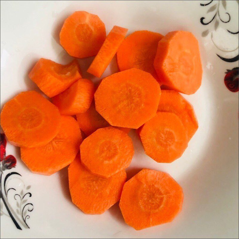 Step 1 Prepare Ingredients for Pineapple Carrot Smoothie