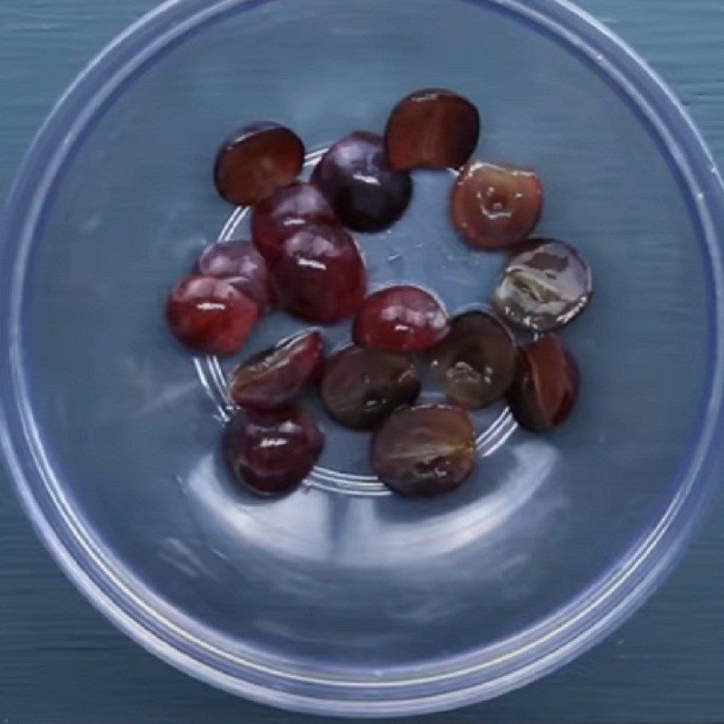 Step 1 Prepare the ingredients for Berry Fruit Salad with Yogurt Dressing