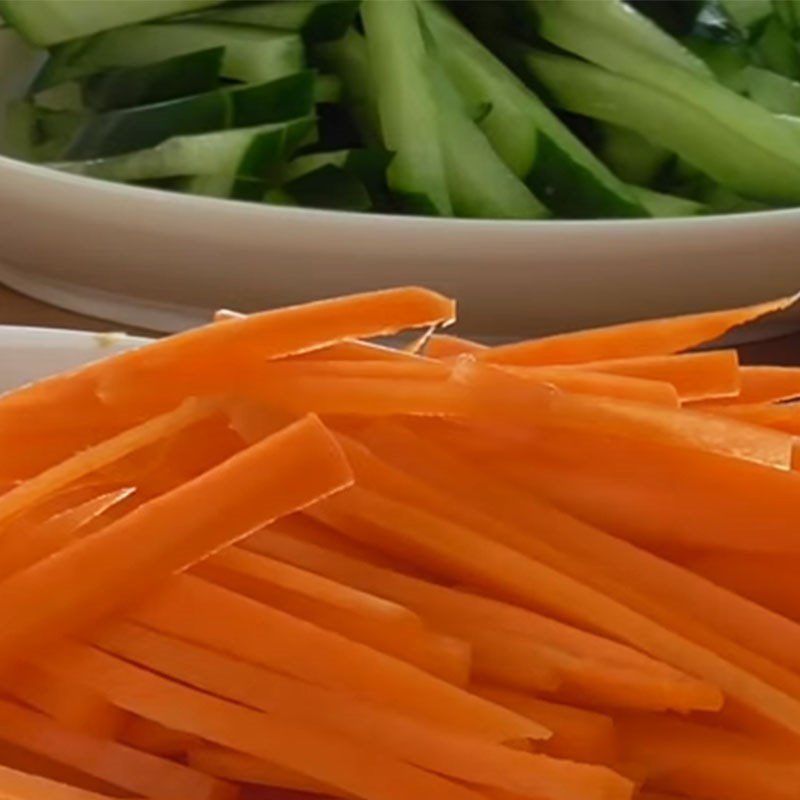 Step 1 Prepare the ingredients for Somen Noodle Vegetable Salad