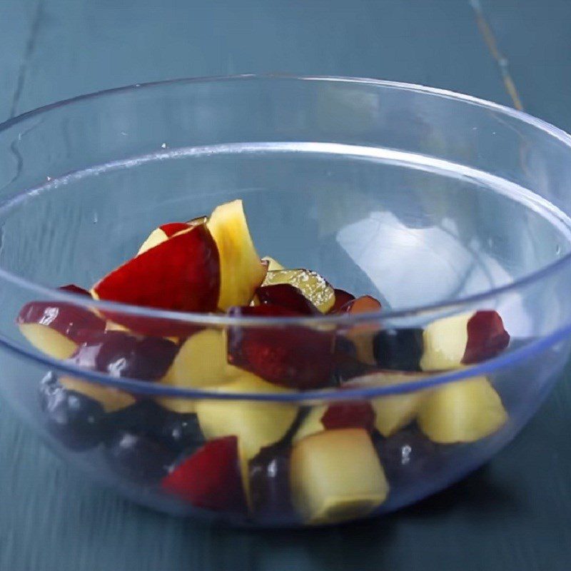 Step 1 Prepare the ingredients for Berry Fruit Salad with Yogurt Dressing