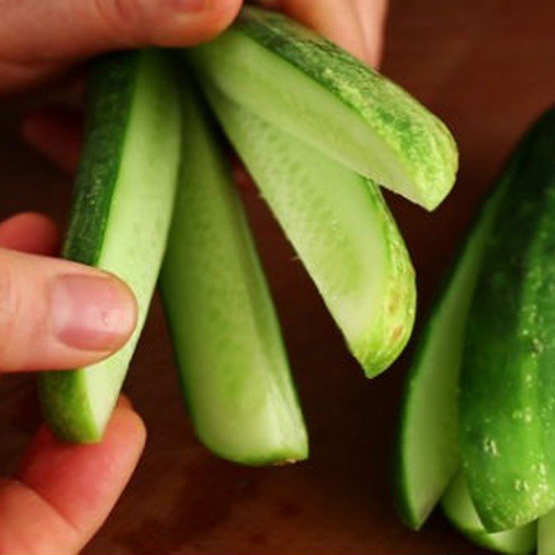 Step 1 Prepare the ingredients for cucumber tomato juice