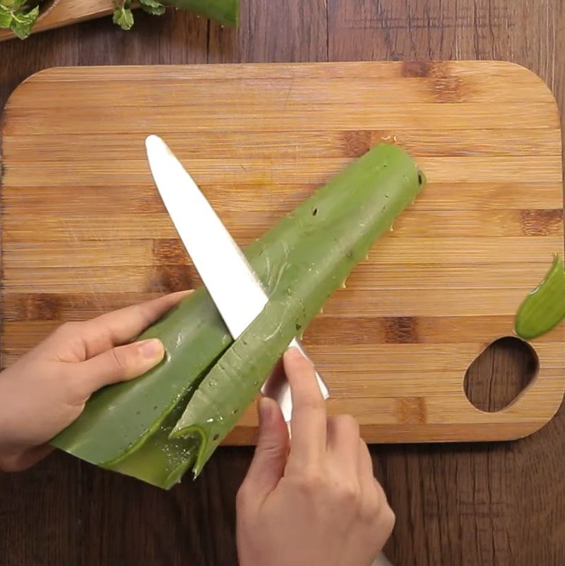 Step 1 Preparation of Ingredients for Aloe Vera and Cucumber Juice