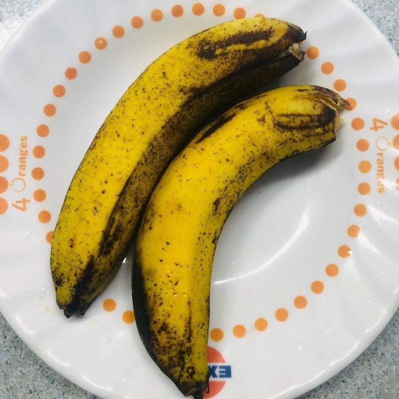 Step 1 Prepare the ingredients for Banana Mango Fresh Milk Smoothie