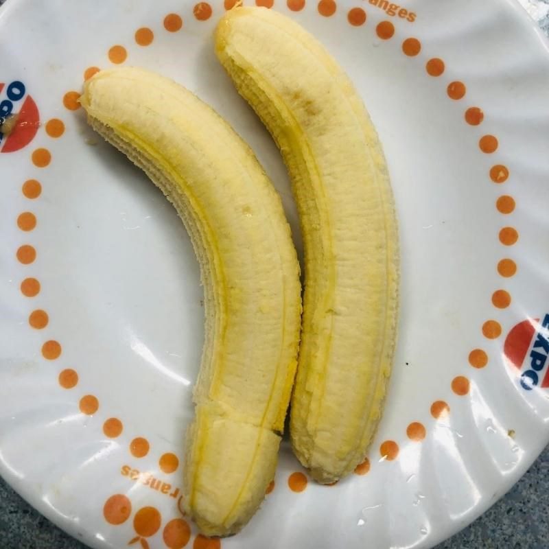 Step 1 Prepare the ingredients for Banana Mango Fresh Milk Smoothie