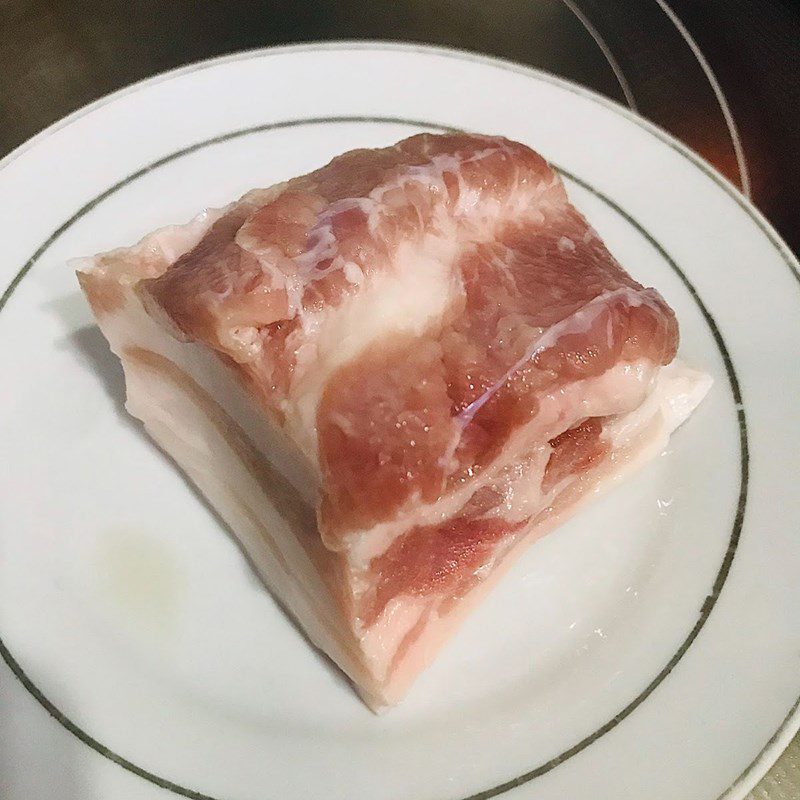 Step 1 Prepare the ingredients for Crispy Fried Pork