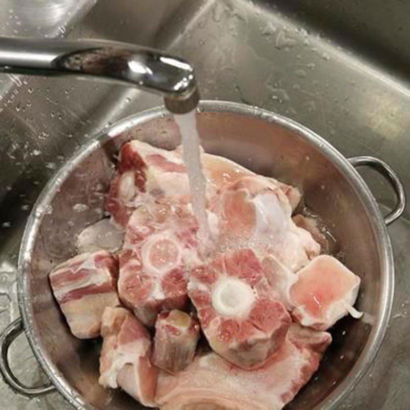 Step 1 Prepare the ingredients for Bone Soup Noodles