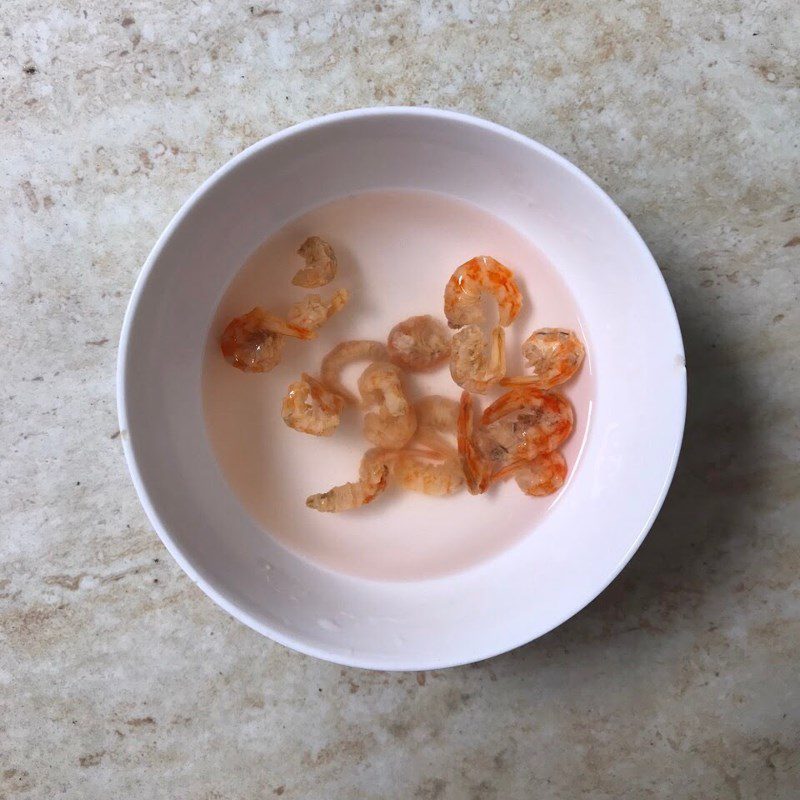 Step 1 Prepare the ingredients for Canh tần ô (cải cúc) with dried shrimp