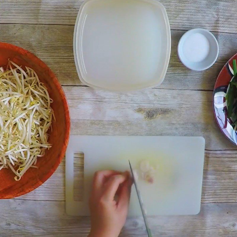 Step 1 Prepare the ingredients for Chives and Bean Sprouts Pickles with Rice Water
