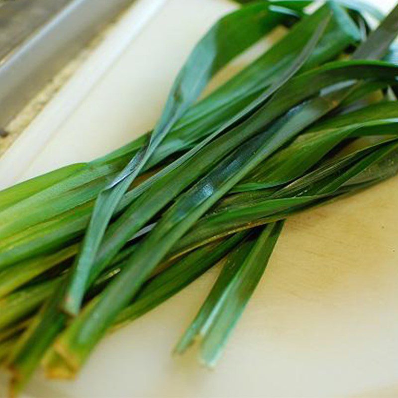 Step 1 Prepare the ingredients for Green Bean Cassava Pudding