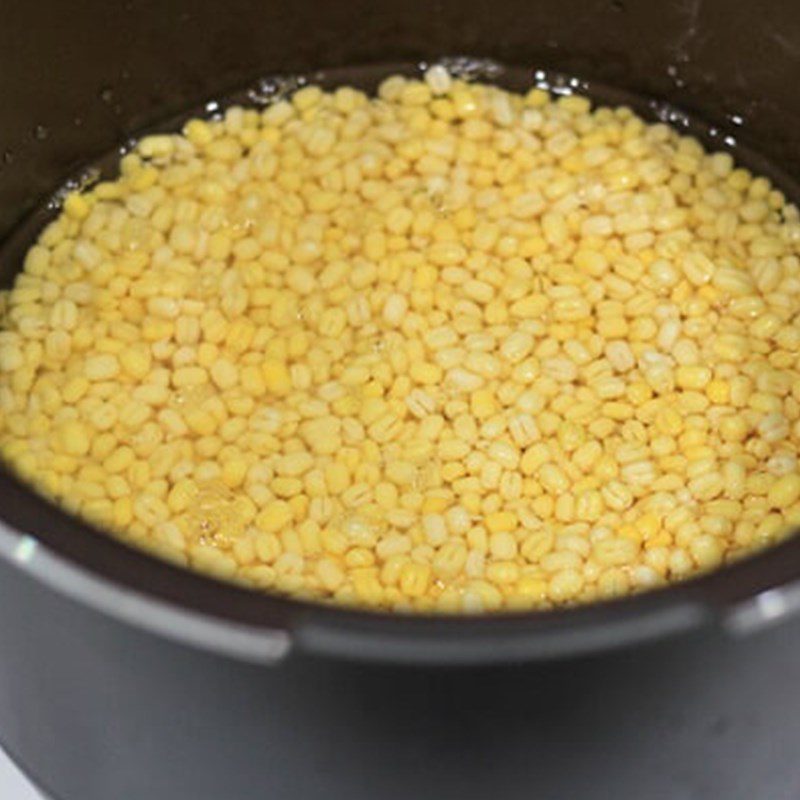 Step 1 Prepare the ingredients for Green Bean Cassava Pudding