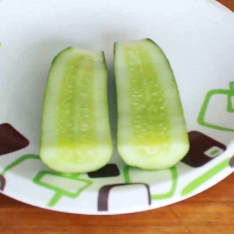 Step 1 Prepare the ingredients Cucumber Pear Juice