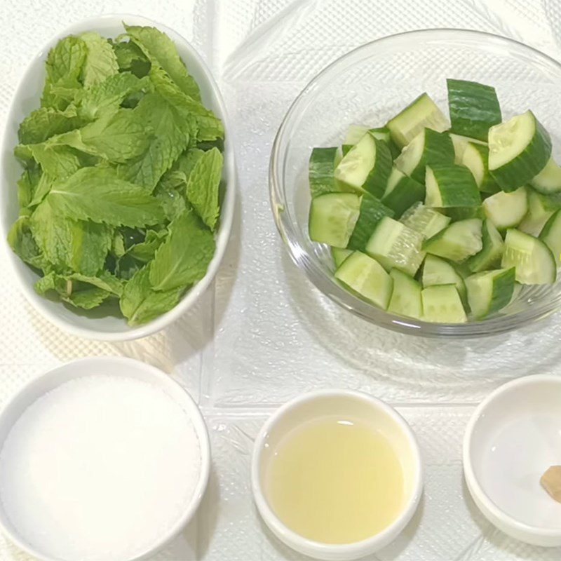 Step 1 Prepare ingredients for Mint Cucumber Juice