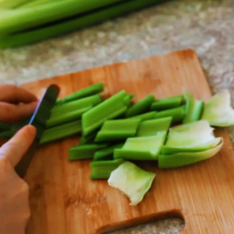 Step 1 Prepare the ingredients for Celery Orange Banana Smoothie