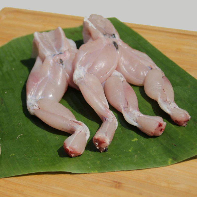 Step 1 Prepare the ingredients for Frog Salad Porridge
