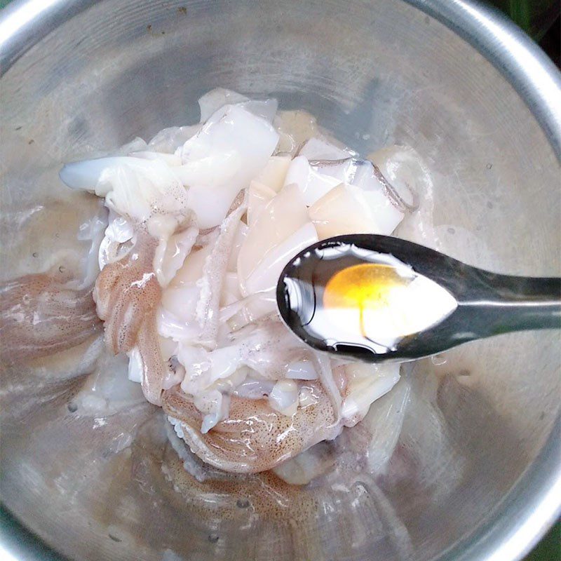 Step 1 Prepare the Ingredients for Steamed Squid with Ginger and Lemongrass