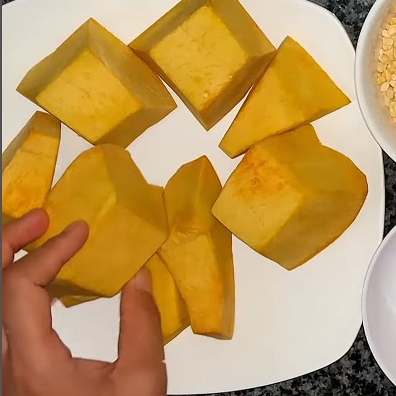 Step 1 Prepare the ingredients for Pumpkin dessert using a rice cooker