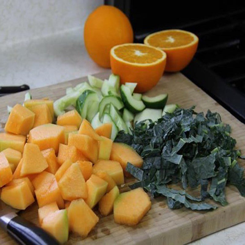 Step 1 Prepare the ingredients for Melon Kale Smoothie