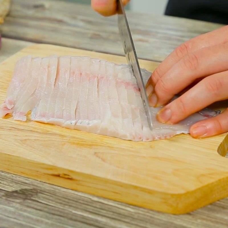 Step 1 Prepare the ingredients for Spicy Tilapia Hotpot