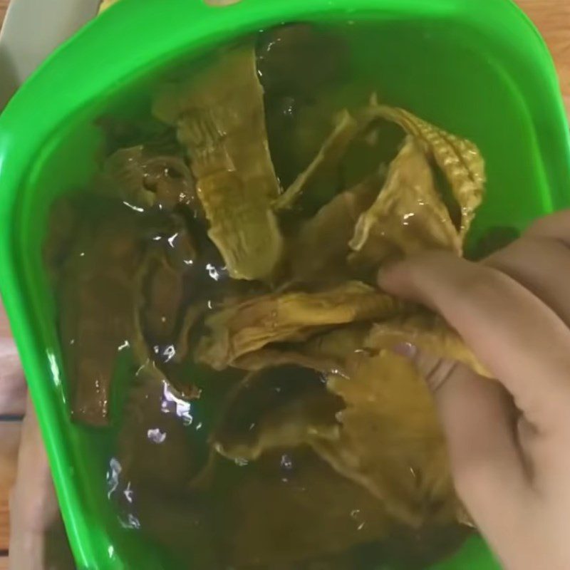 Step 1 Prepare the ingredients for Chicken Bamboo Vermicelli