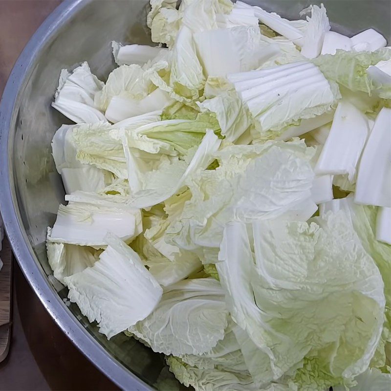Step 1 Prepare the ingredients for Spicy Tilapia Hotpot