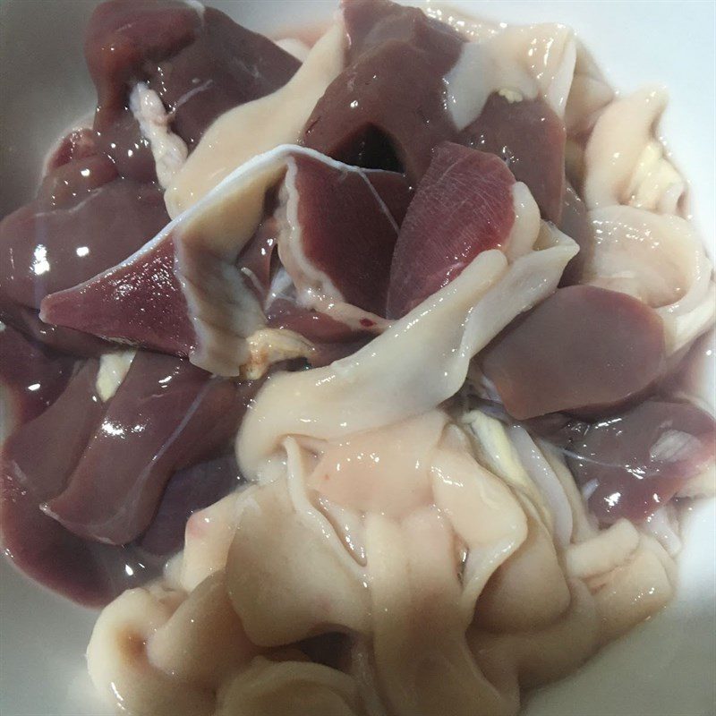 Step 1 Prepare the Ingredients for Stir-Fried Bok Choy with Chicken Intestines