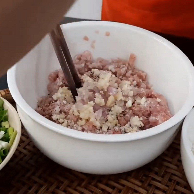 Step 1 Prepare the ingredients for Minced Meat Sea Cucumber Porridge