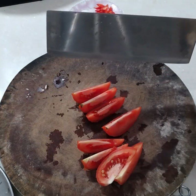 Step 1 Prepare the ingredients for sour and spicy clam noodles