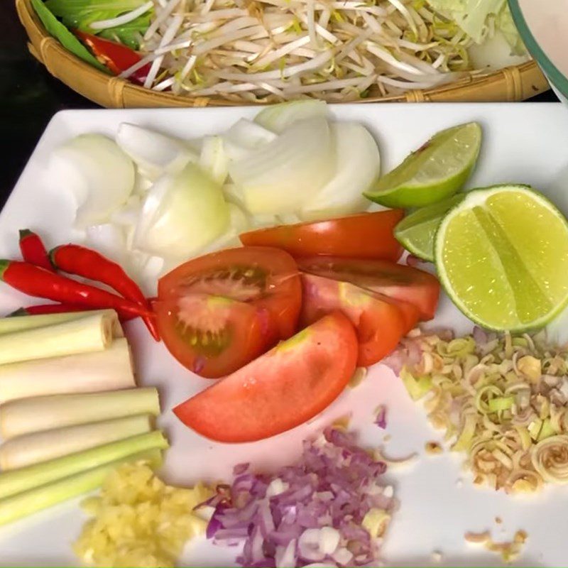 Step 1 Prepare the ingredients for Spicy Thai Chicken Hotpot