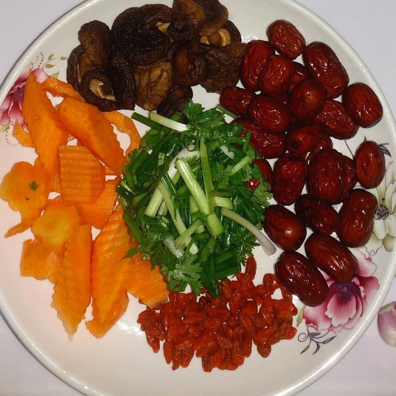 Step 1 Prepare ingredients for Red date duck stew