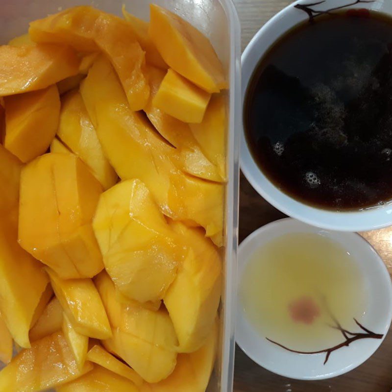 Step 1 Prepare the ingredients for Nha Trang mango rice paper