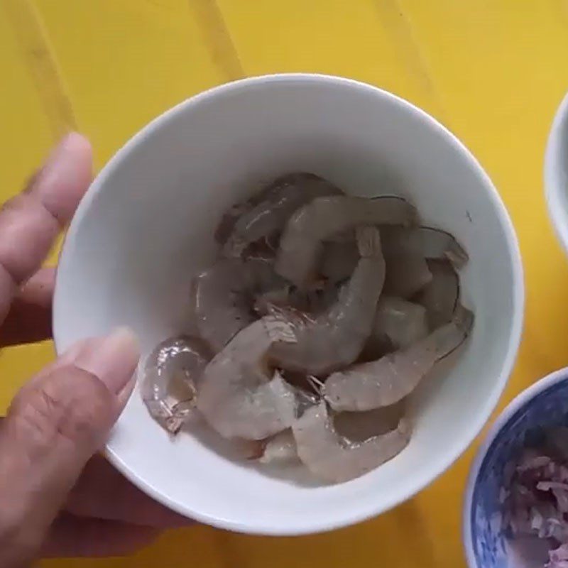 Step 1 Prepare the ingredients for Fresh Shrimp and Chayote Soup