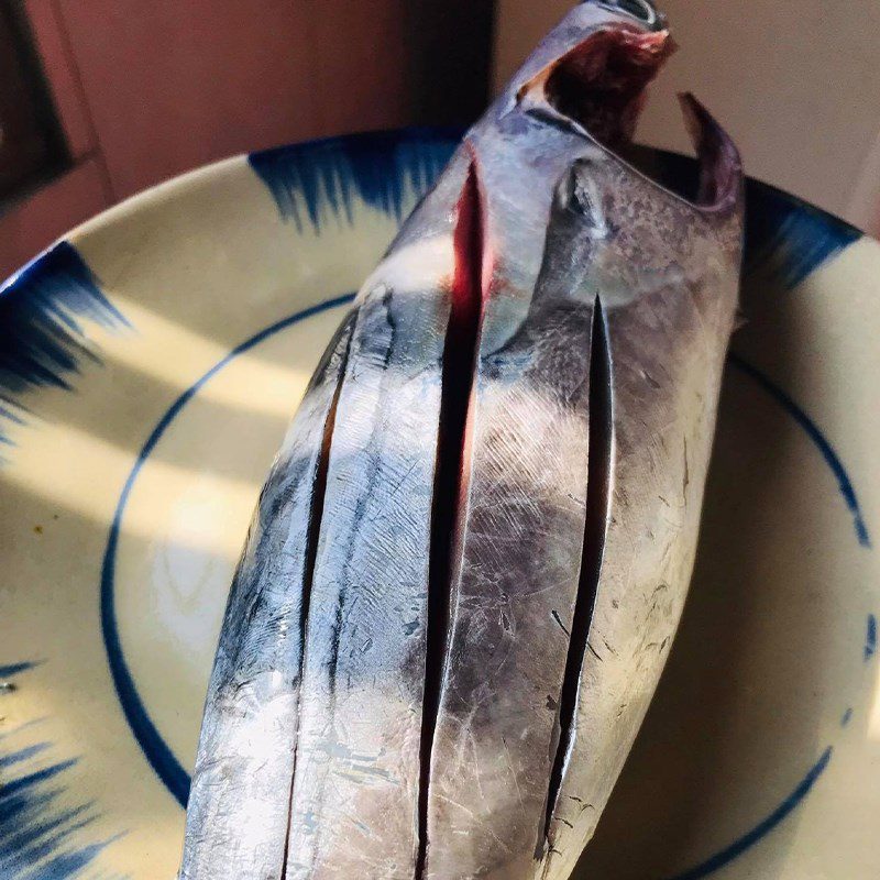 Step 1 Prepare Ingredients for Fried Giant Fish with Fish Sauce