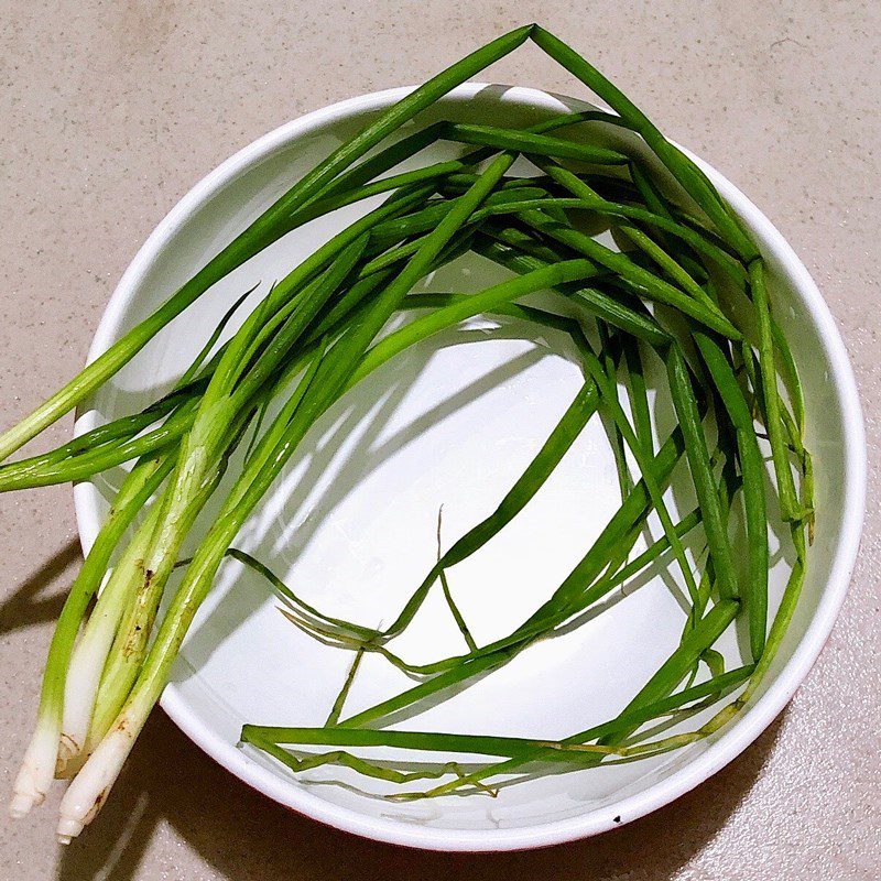Step 1 Prepare ingredients for steamed eggplant with scallion oil