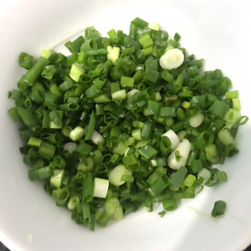 Step 1 Prepare ingredients for steamed eggplant with scallion oil