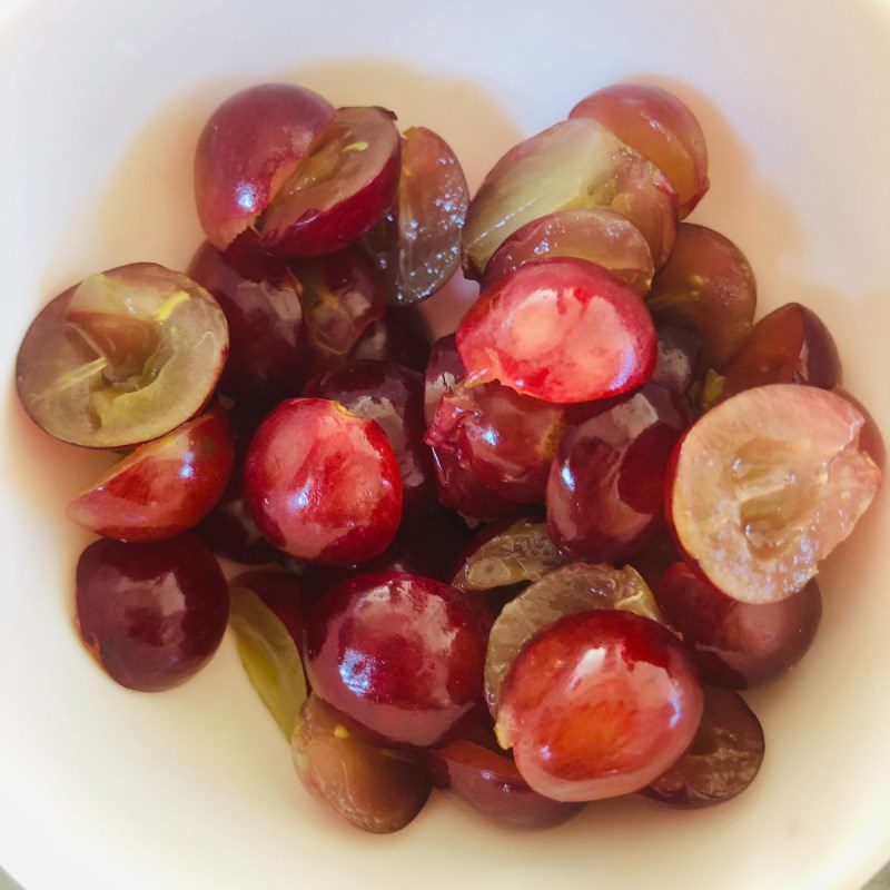 Step 1 Prepare the ingredients for Apple Grape Juice