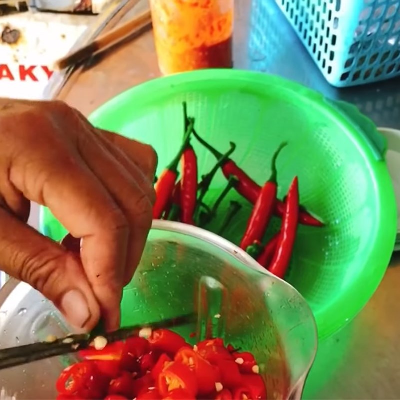 Step 1 Prepare the ingredients for Dried Silver Catfish with One Sun
