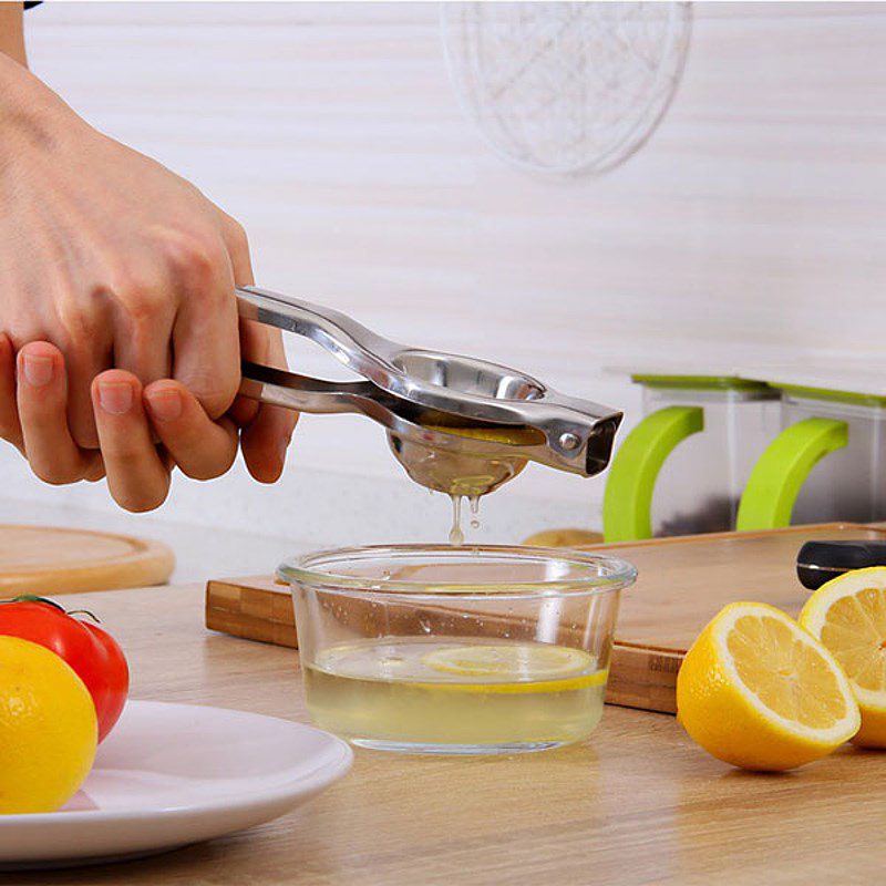 Step 1 Preparation of ingredients for Pickled Peaches with Rock Sugar (recipe shared by users)
