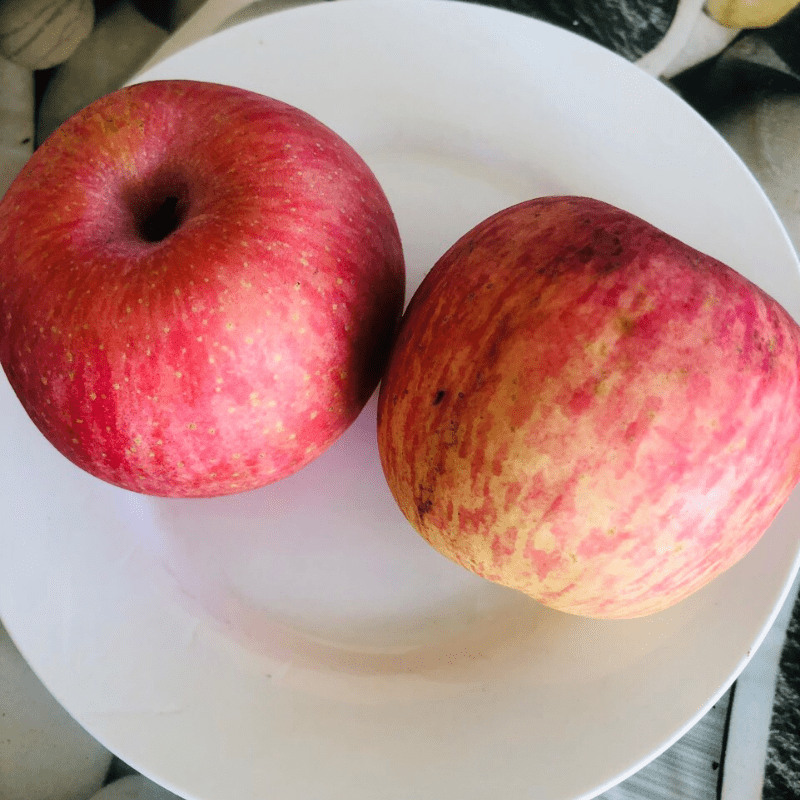 Step 1 Prepare the ingredients for Dragon Fruit Apple Juice