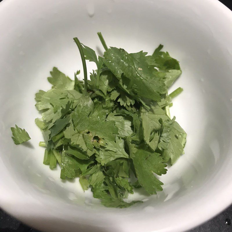Step 1 Prepare the ingredients for Green Mustard Soup with Snakehead Fish