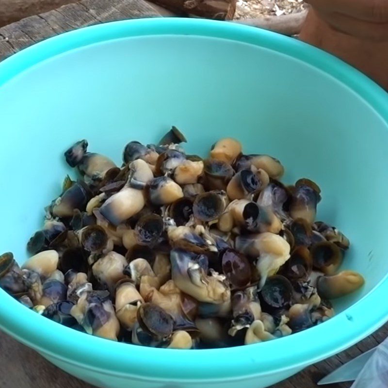 Step 1 Prepare the ingredients for Oyster Salad