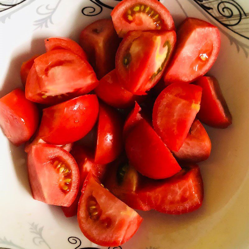 Step 1 Prepare the ingredients for tomato pear smoothie