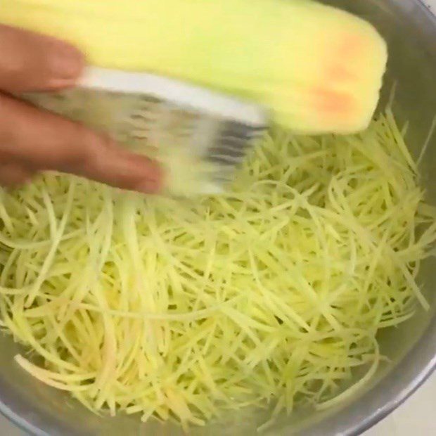 Step 1 Prepare the ingredients for Thai Vegetarian Papaya Salad (Recipe shared by Tiktok Vegetarian Kitchen XANH)