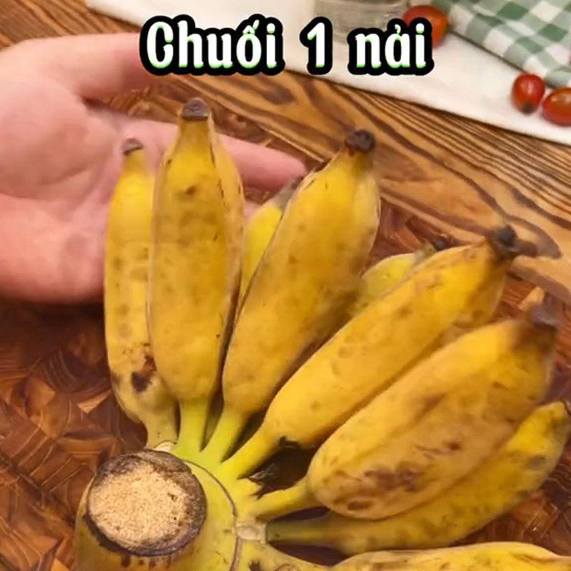 Step 1 Prepare the ingredients for Banana Ice Cream (Recipe shared from TikTok Cooking with TasteVN)
