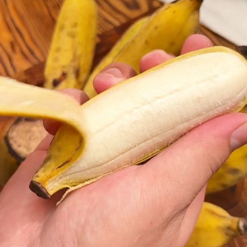 Step 1 Prepare the ingredients for Banana Ice Cream (Recipe shared from TikTok Cooking with TasteVN)