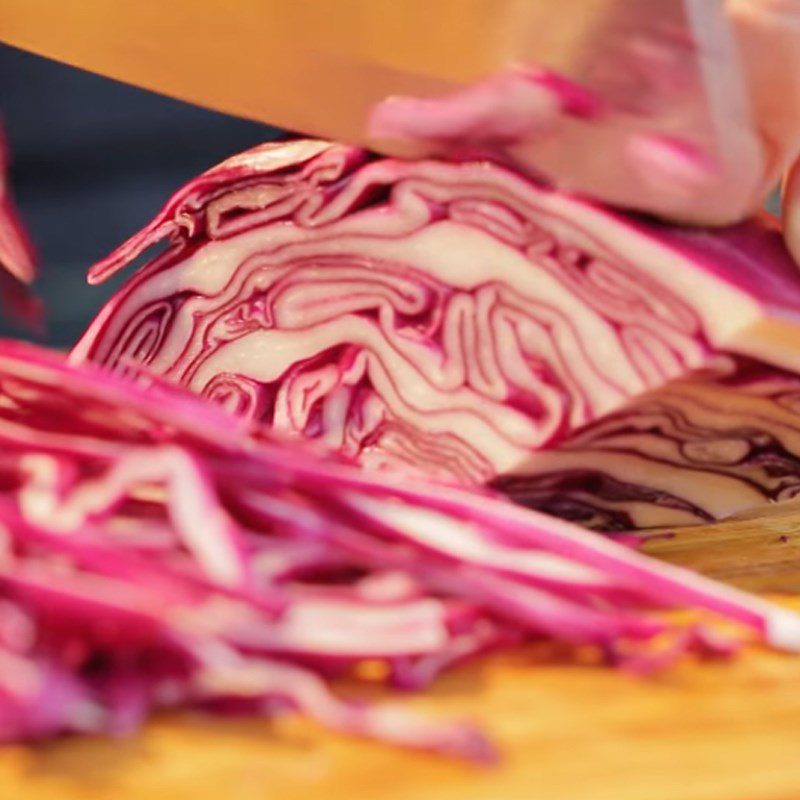 Step 1 Prepare the ingredients for walnut candy salad with purple cabbage