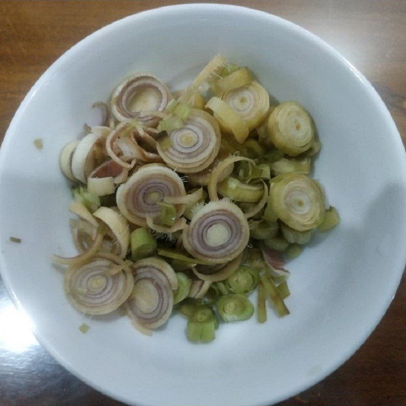 Step 1 Prepare the ingredients for Stir-fried Eggplant with Lemongrass