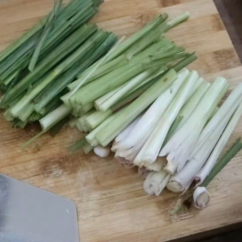 Step 2 Prepare Other Ingredients for Snake Hotpot with Lemongrass