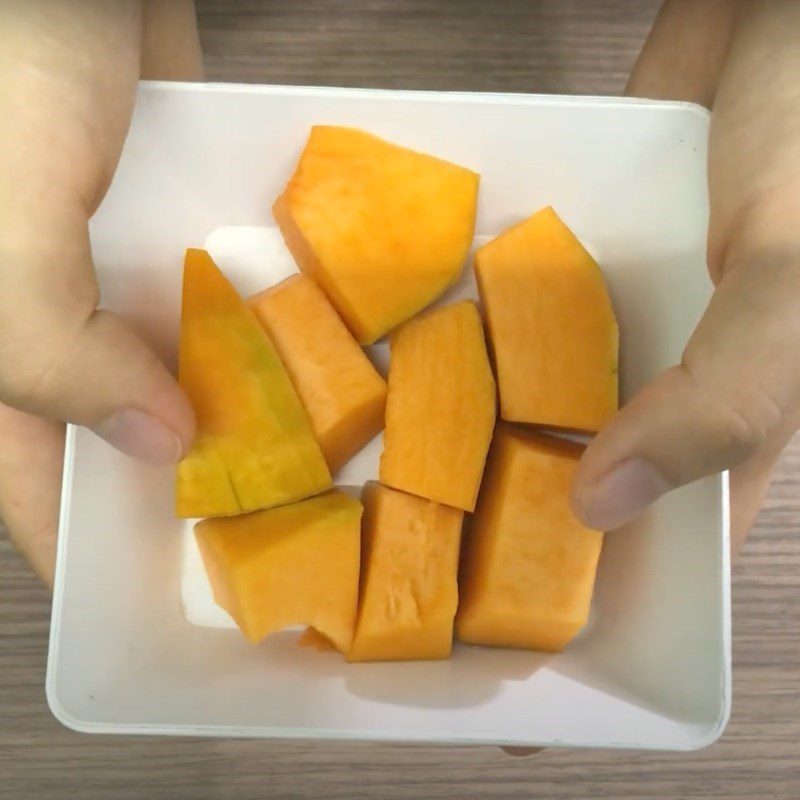 Step 2 Prepare other ingredients Pumpkin shrimp porridge using multifunctional blender