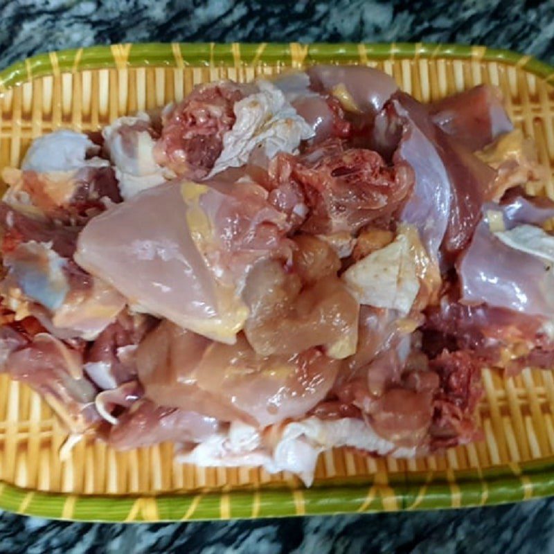 Step 2 Prepare other ingredients Chicken cooked in jelly with wood ear mushrooms and shiitake mushrooms