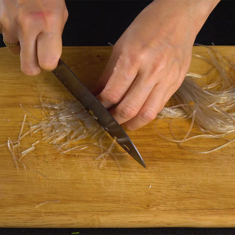 Step 1 Prepare the filling ingredients for the Dumplings (fried pastry) with meat filling using an air fryer